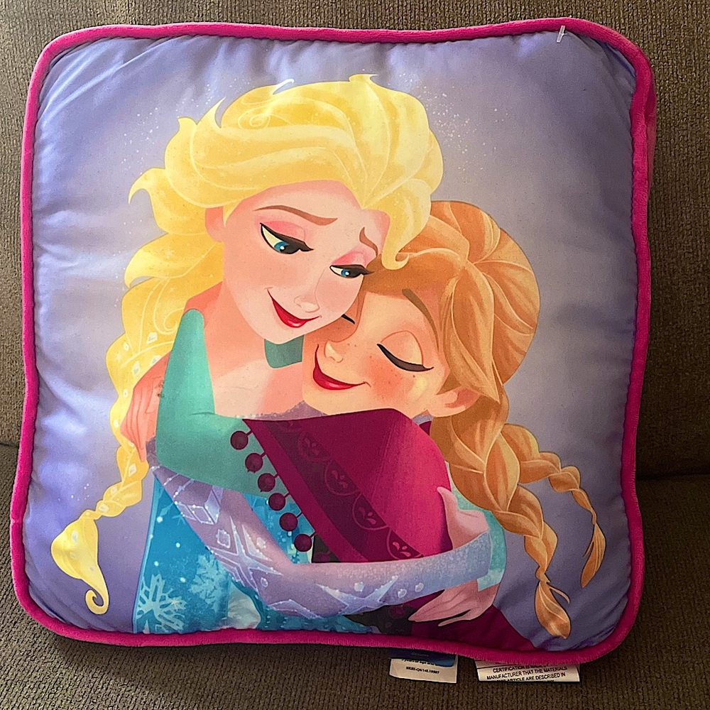 Disney Frozen & Elsa pink pillow 🛌 💖